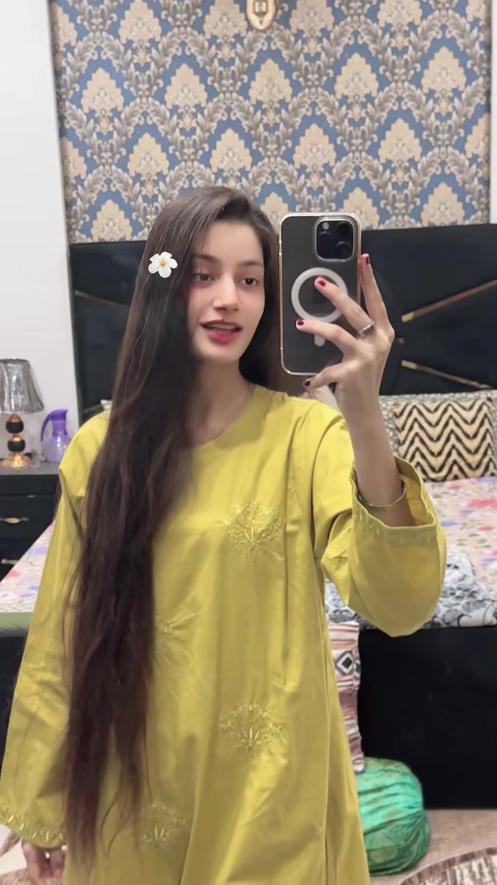 @علیشاء ملک 🦋