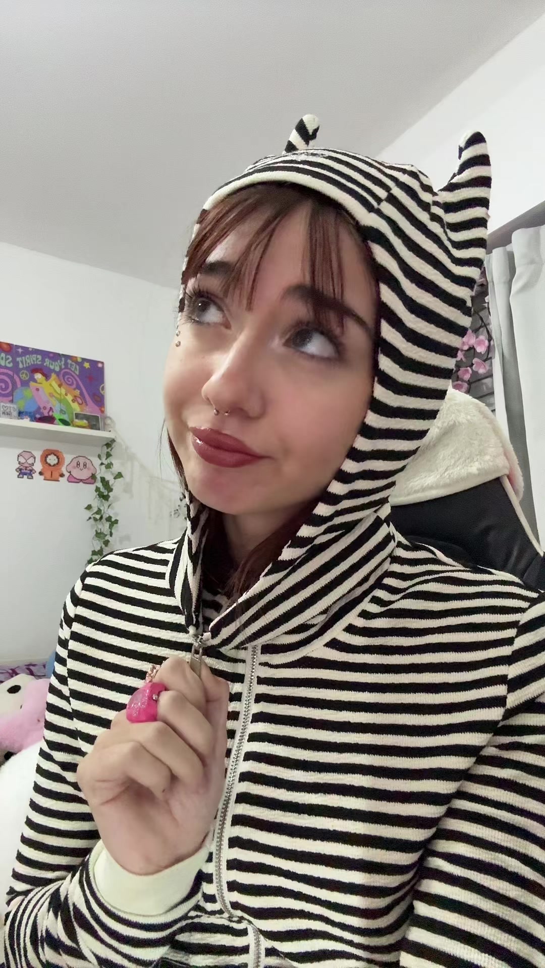 @vickyest