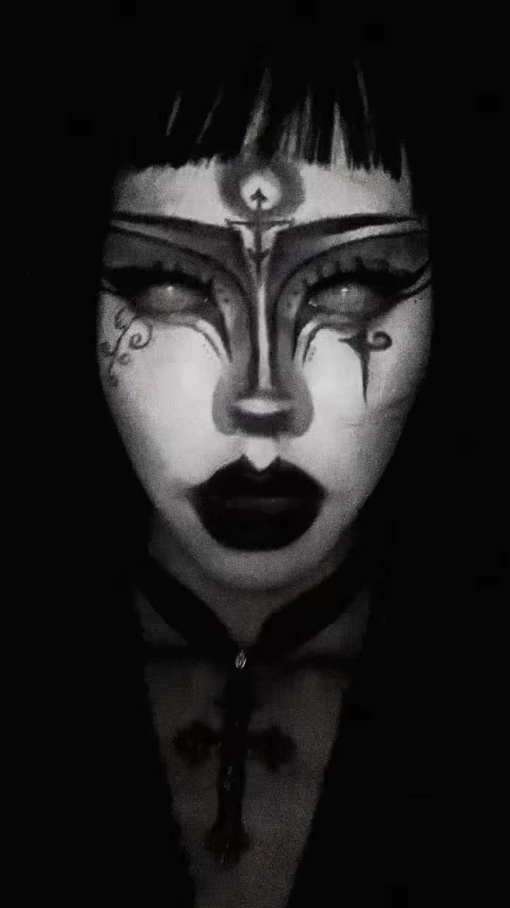 @𝔠𝔥𝔲 ☥