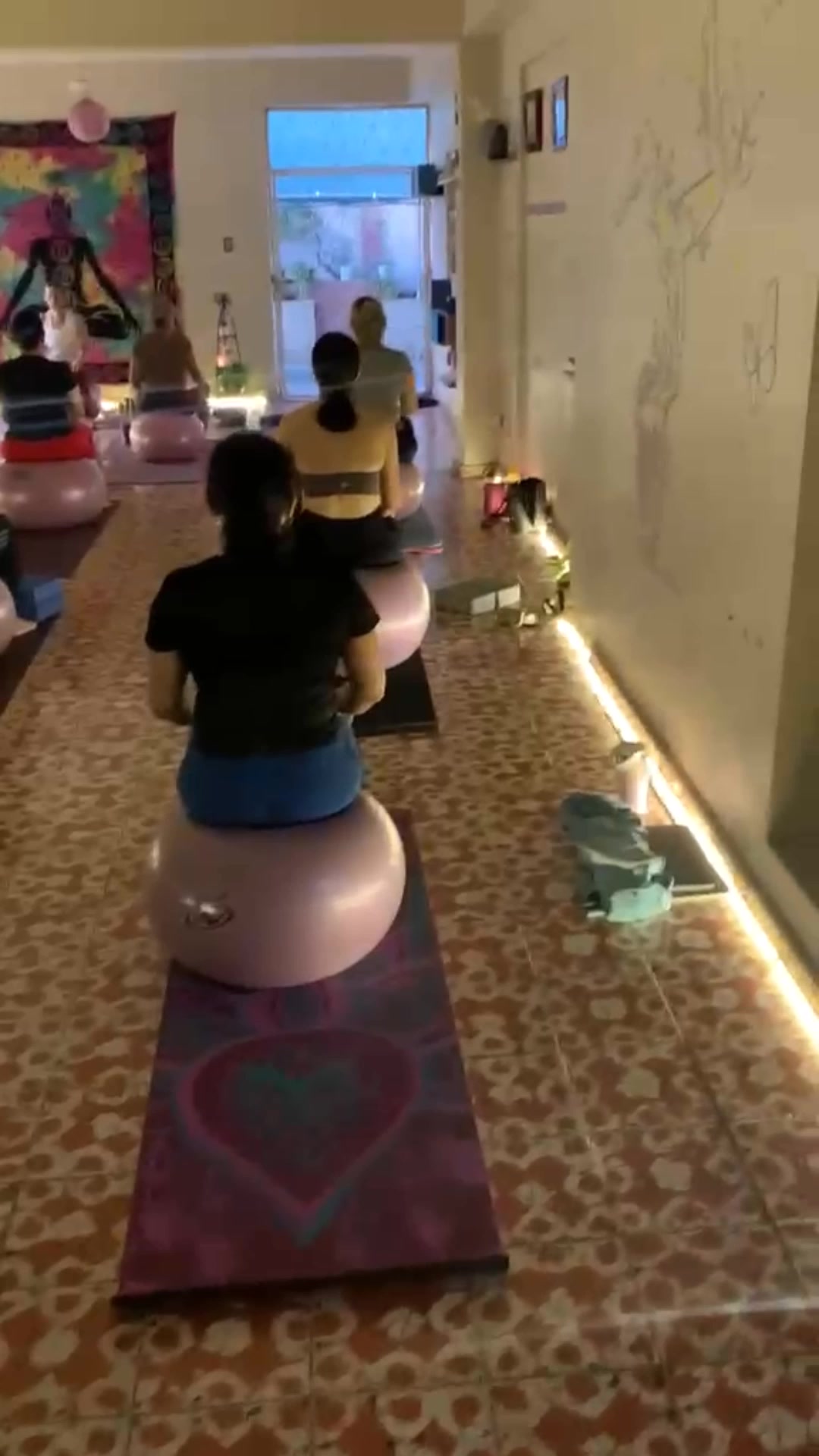 @Yoga con Favy