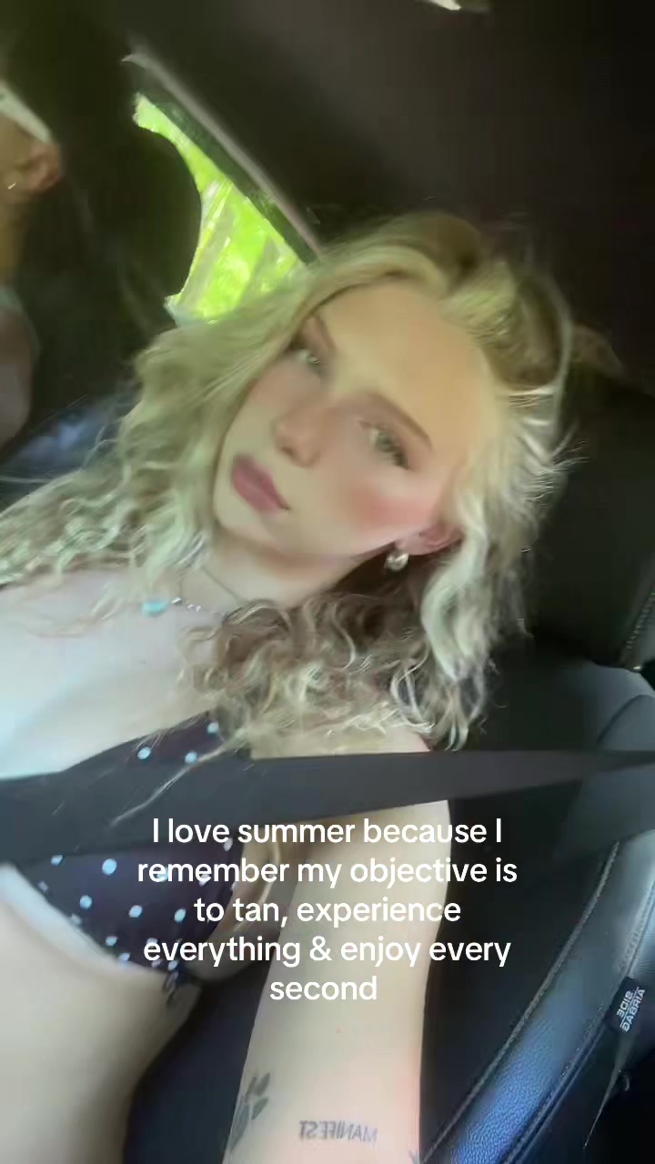 @ays ☮︎