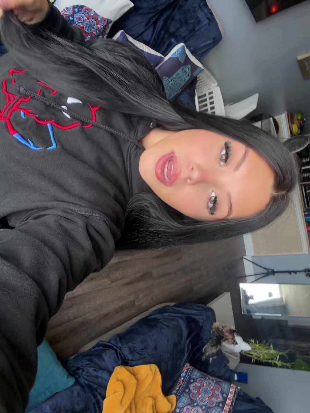 @Stephanie🖤