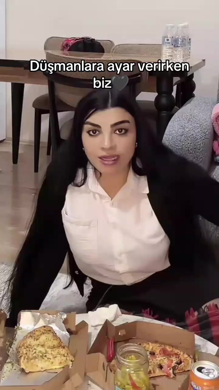 @Karagül (Merve) diva 🖤🩷