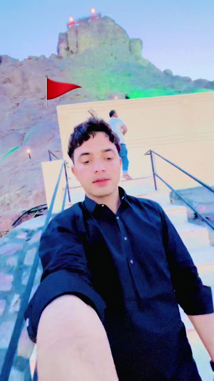 @Alx Zada Vlogs