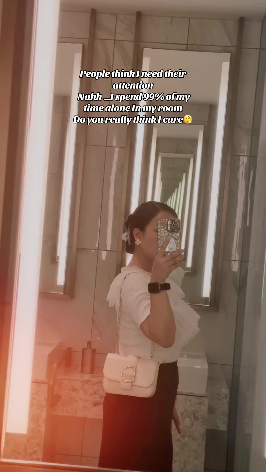 @🐝