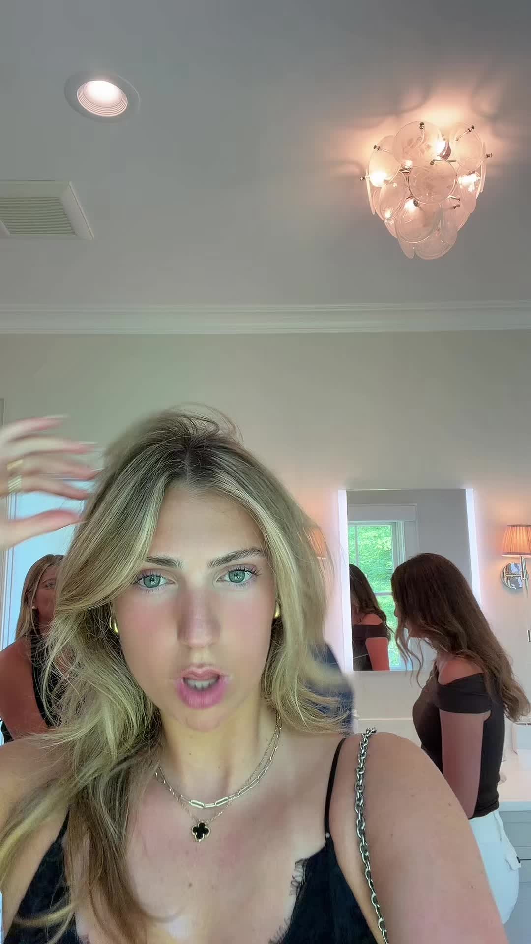 @chloe