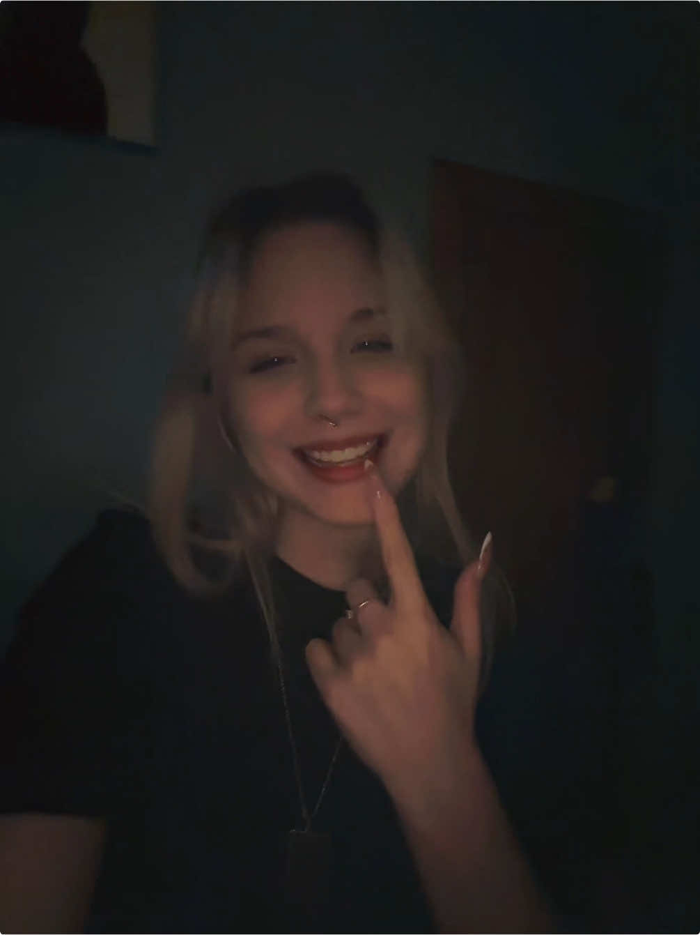 @aweiloria