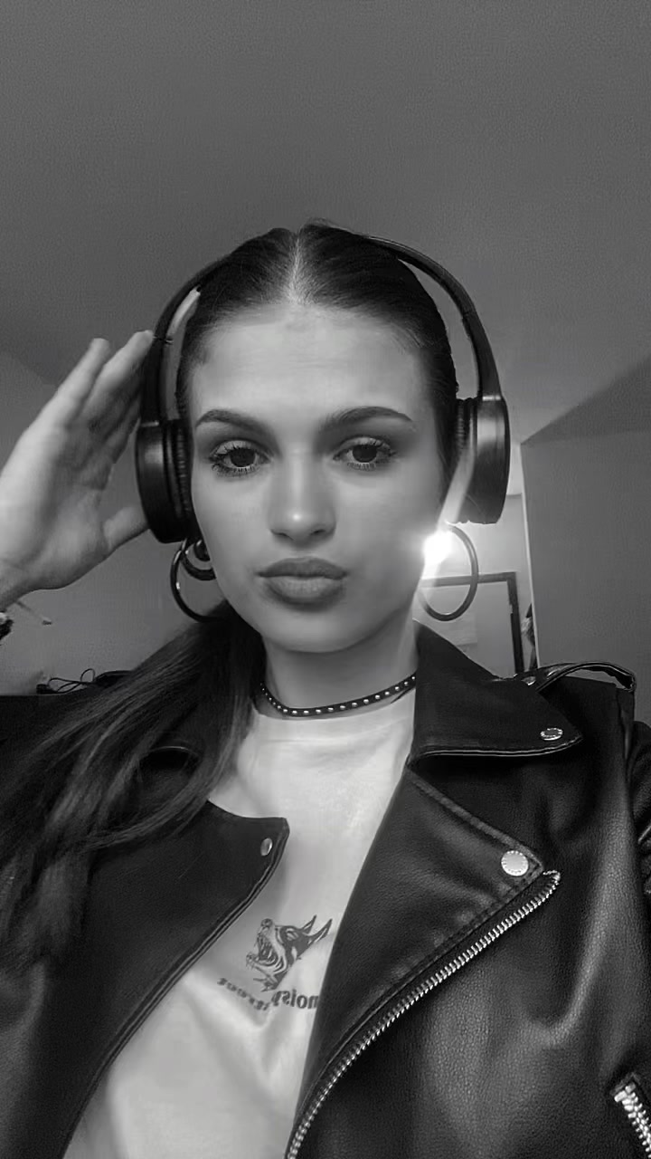 @Леонтина