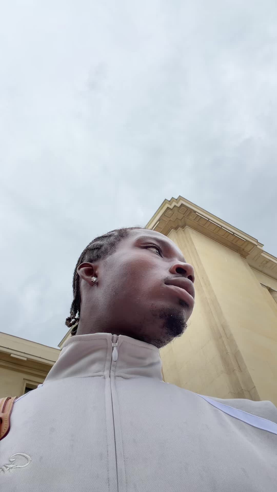 @LaMano🚫🦵🏾