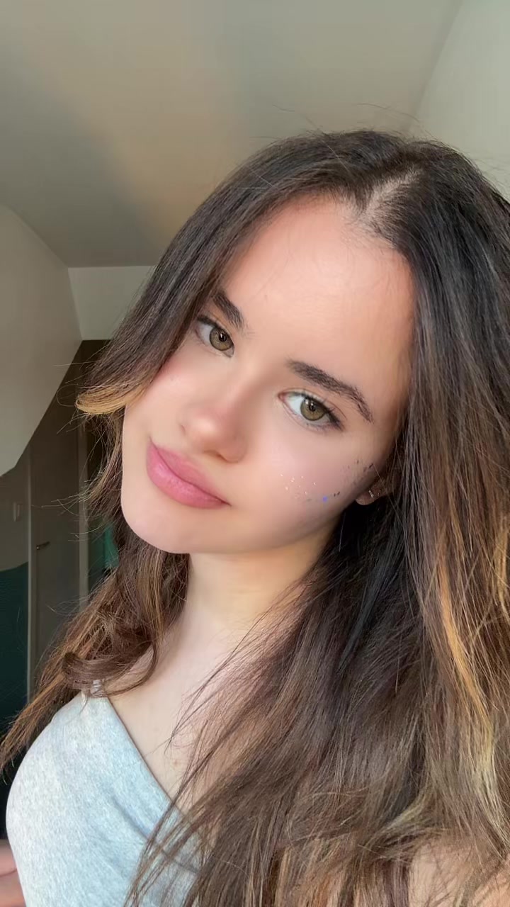 @𝒯ℯ𝓈𝓈𝒶.𝒞ℋ