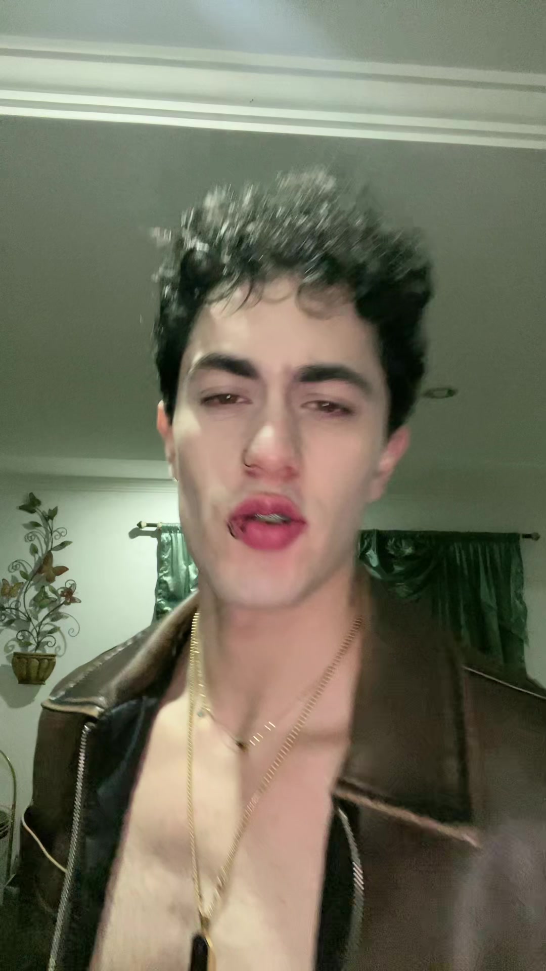 @Justin Aviles 🧛♂️
