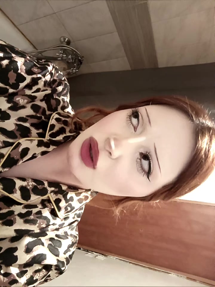 @лу́на я
