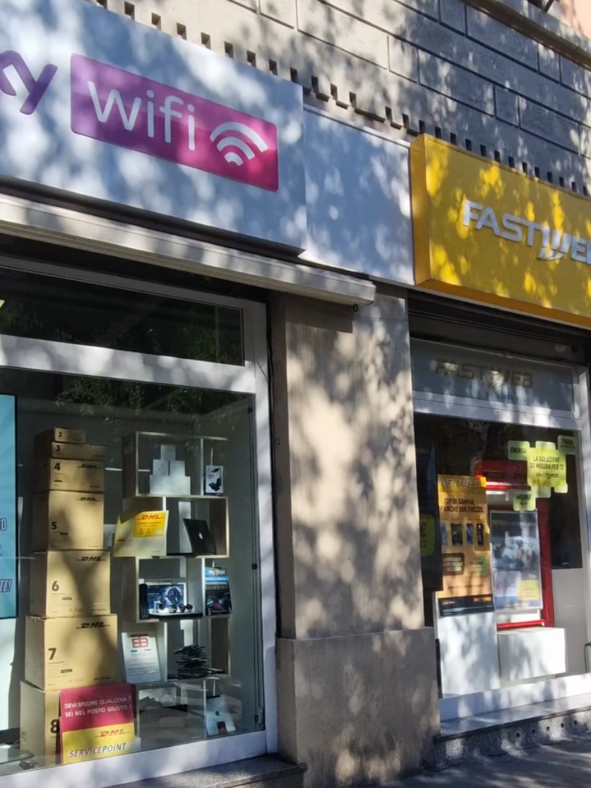 @Telefonia Bronzetti store (Mi)