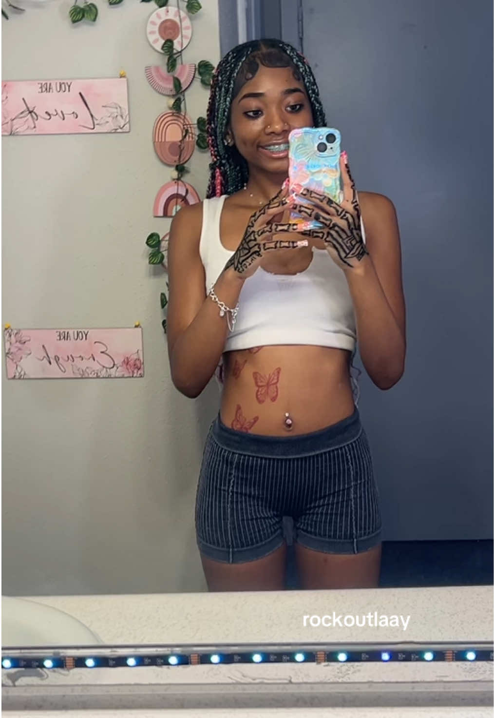 @rockoutlaay
