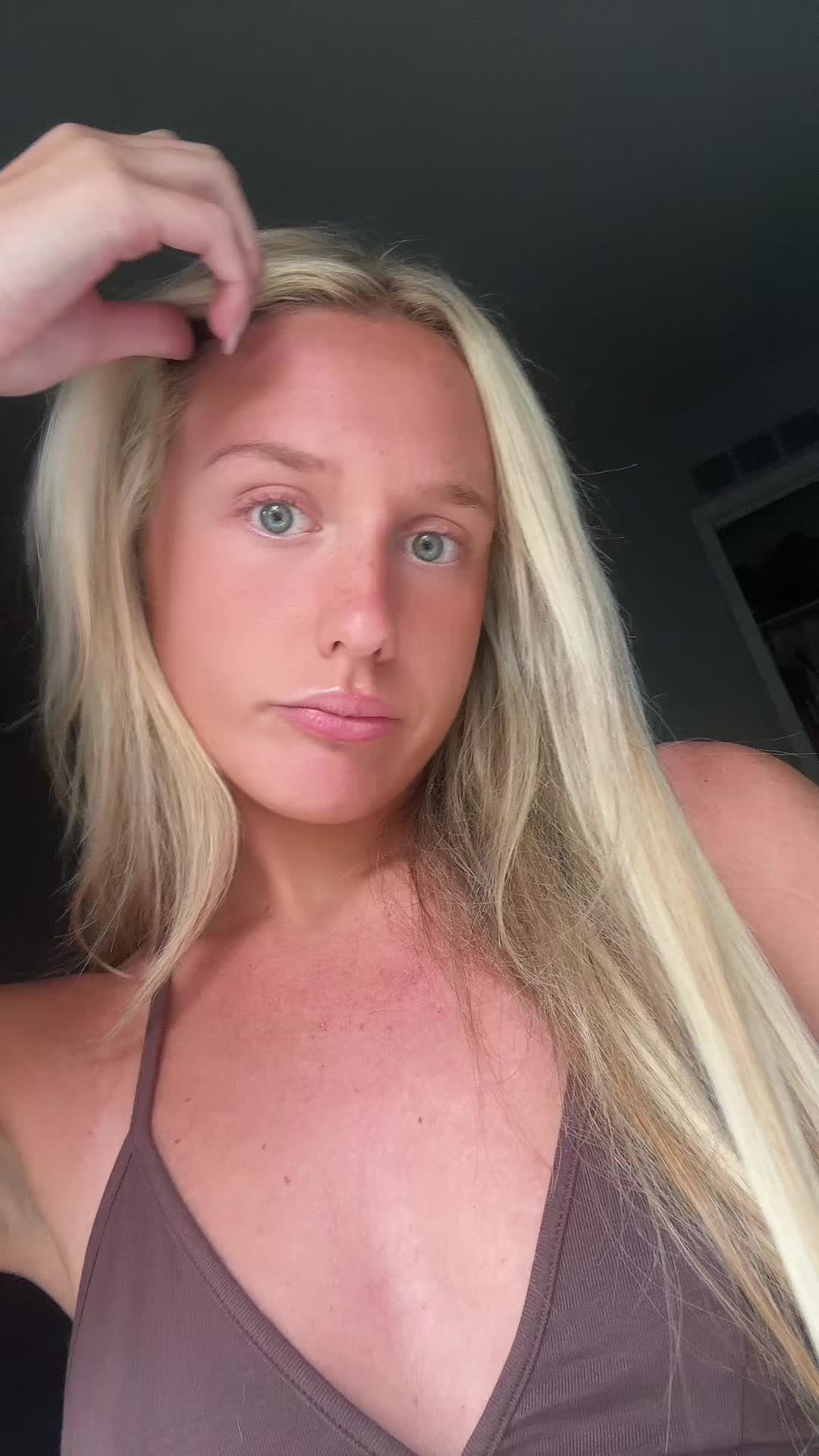 @alainamoorr