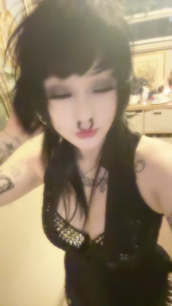 @audreysaysmeow