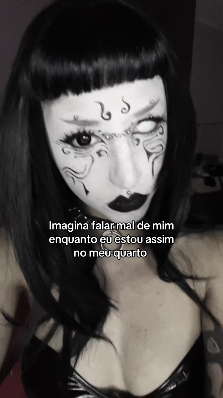 @Nora 🦇