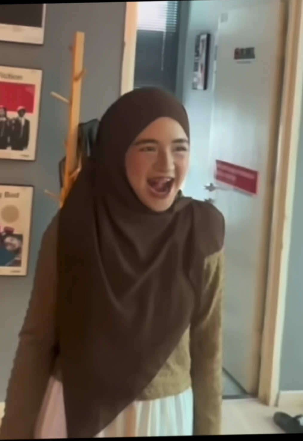 @alwaysmira_
