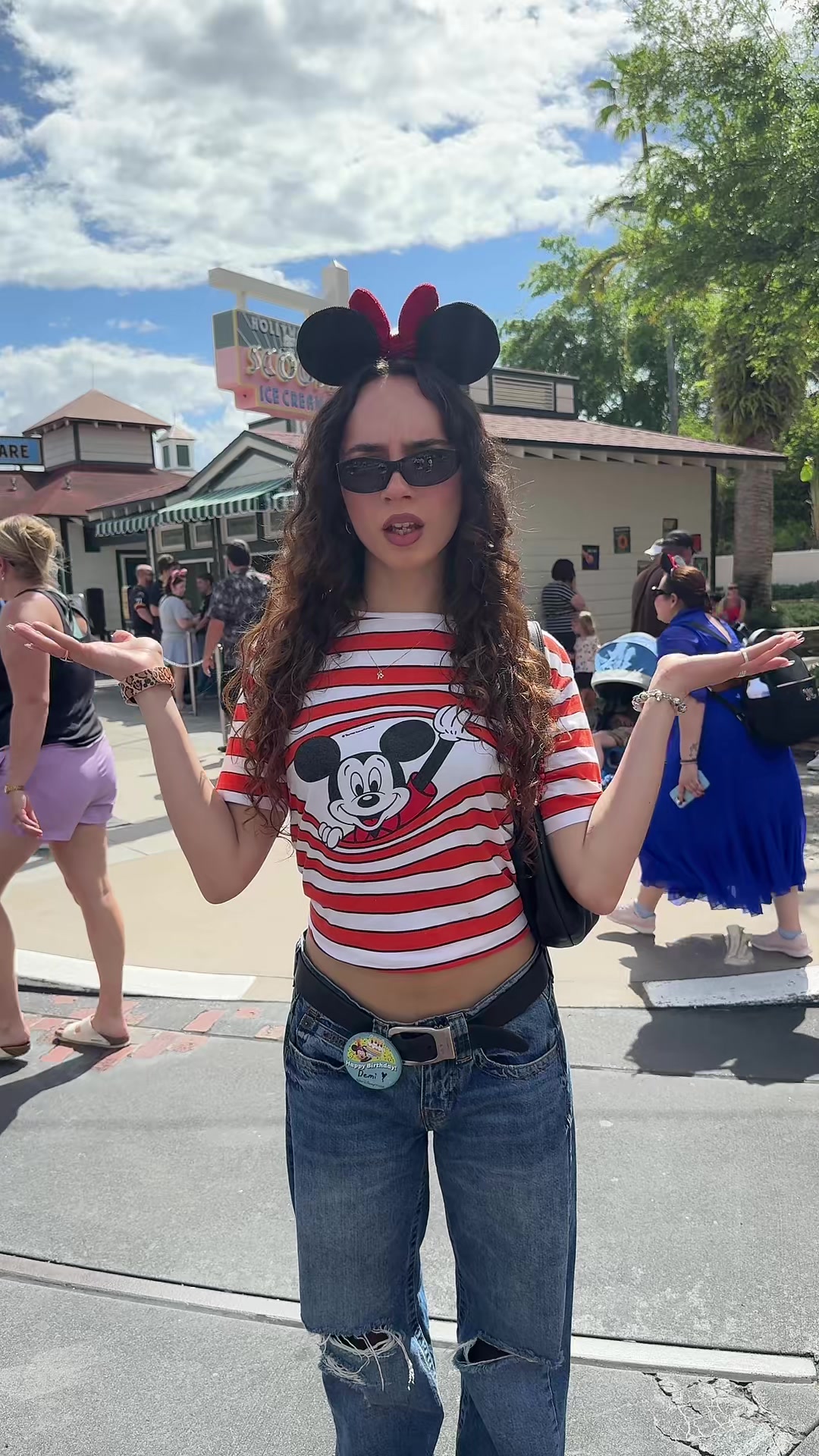 @demi