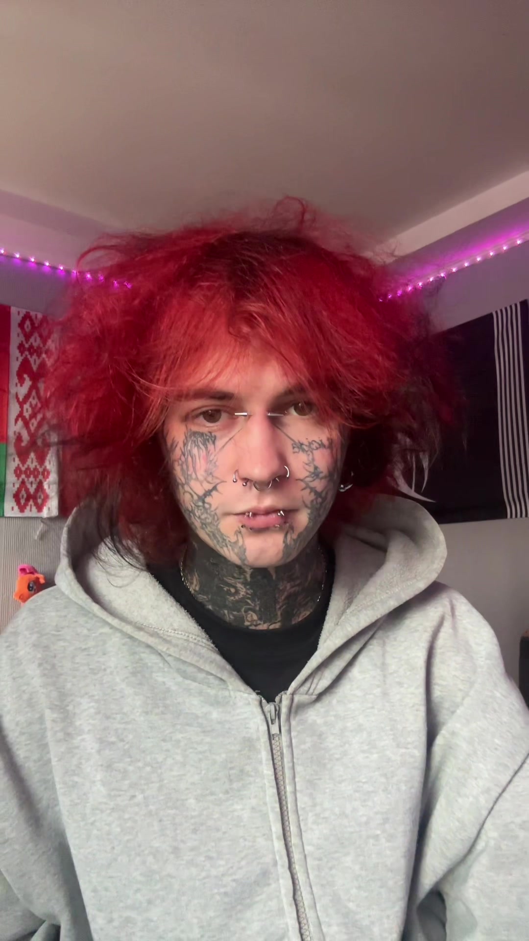 @2ghoul