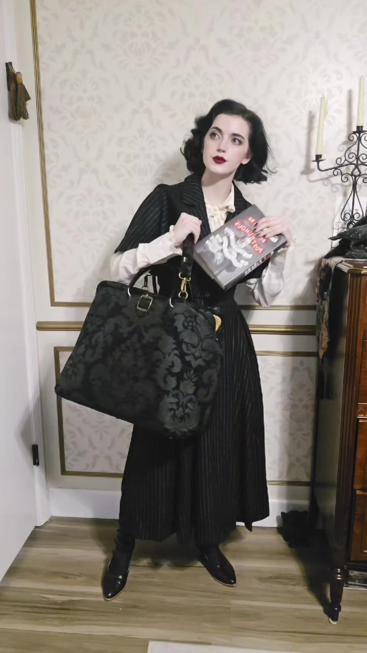 @maudlinoddity