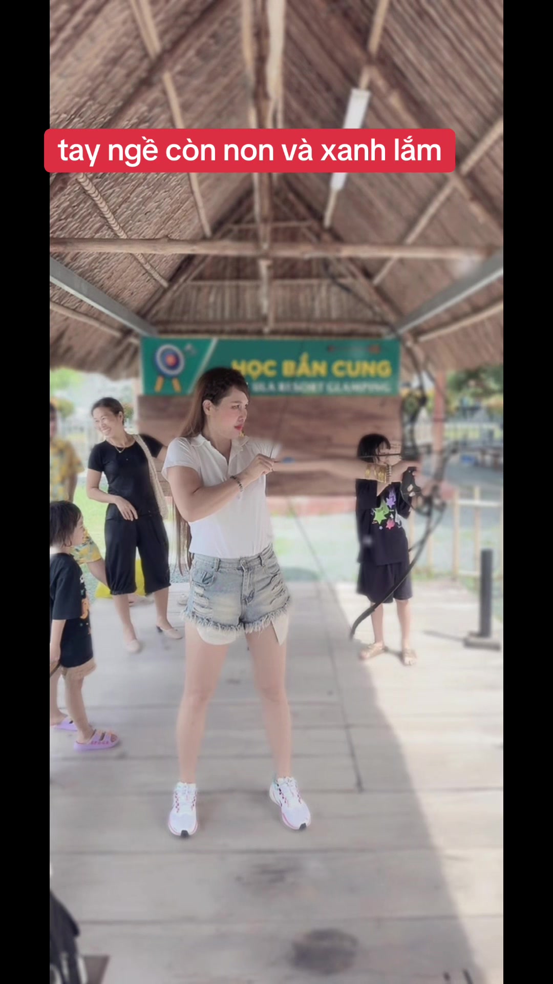 @G&aacute;i &ecirc; sắc ế
