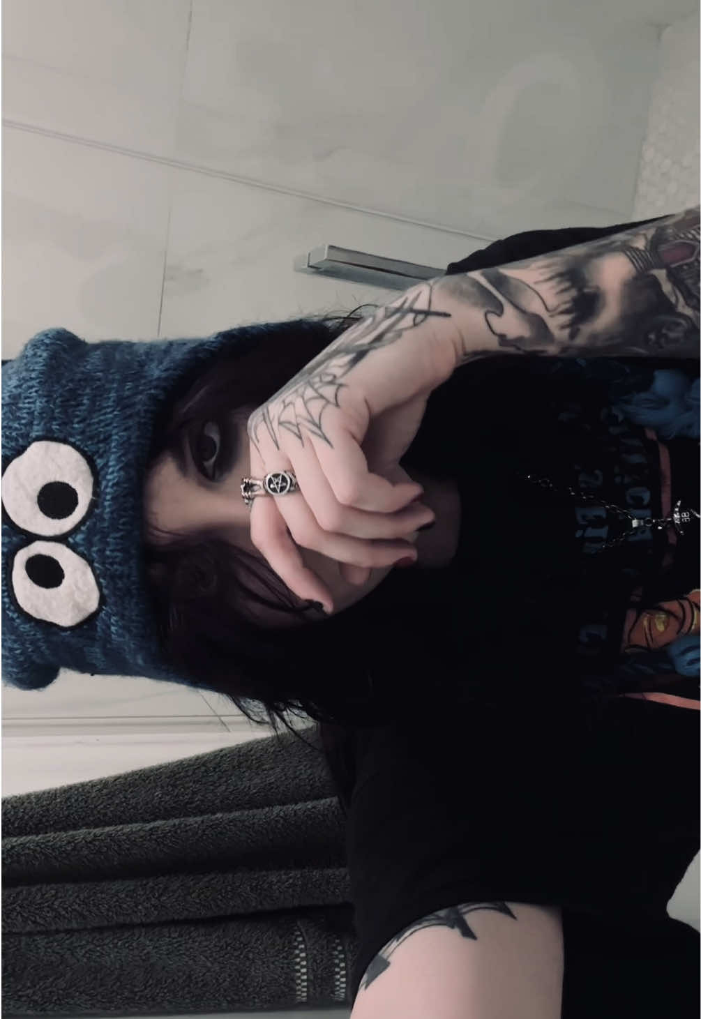 @safeintheirskinn