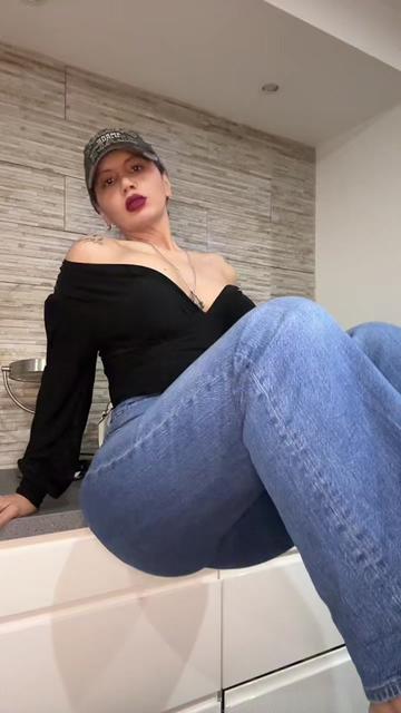 @manolya_officiall