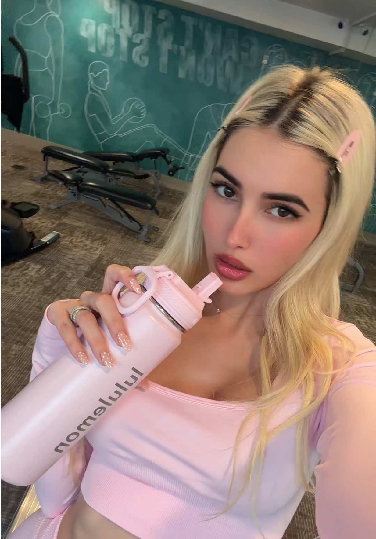 @mel_