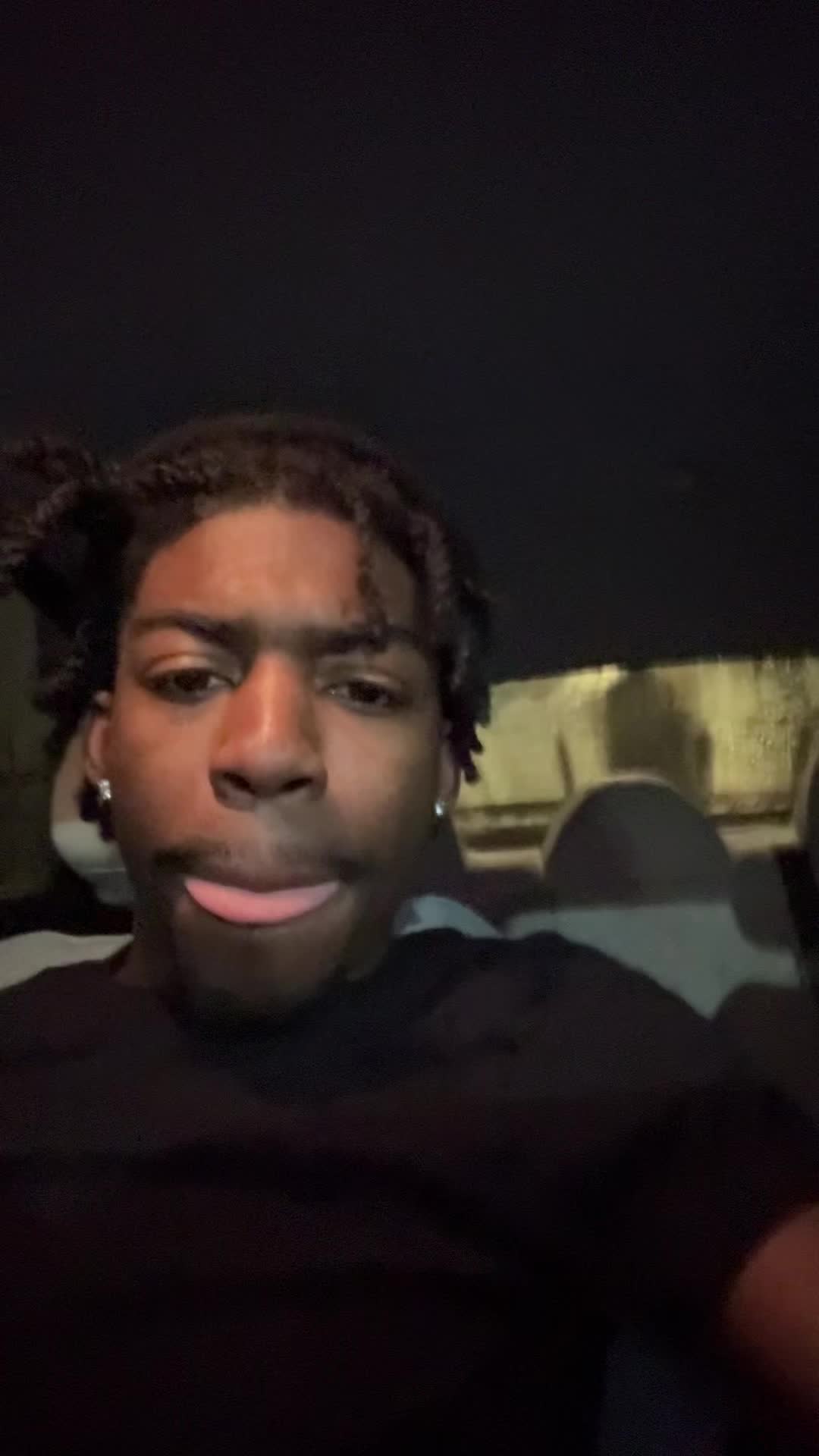 @￼