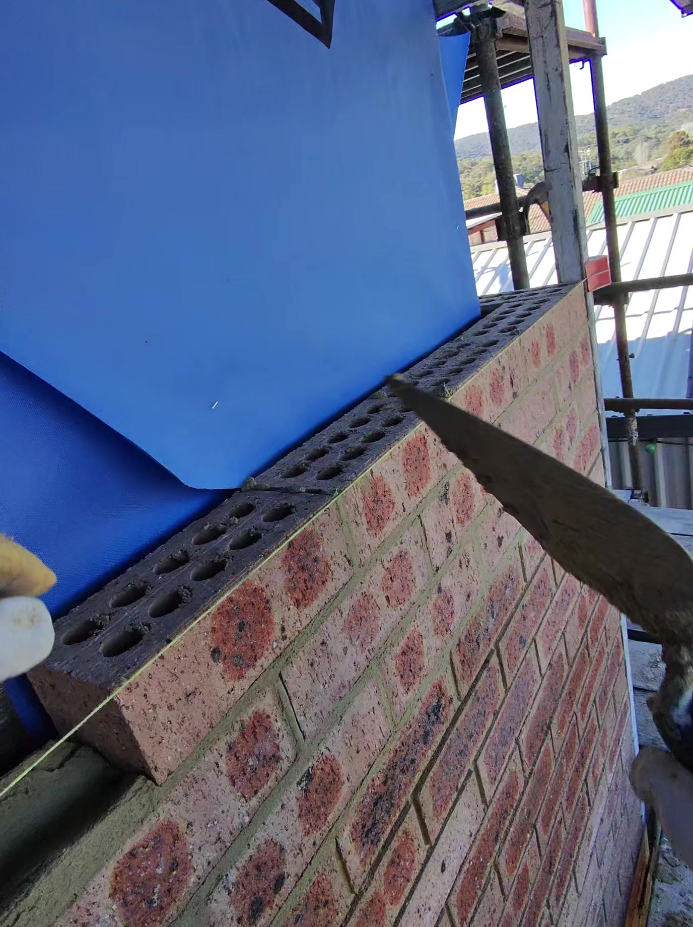 @kwbricksnscaff
