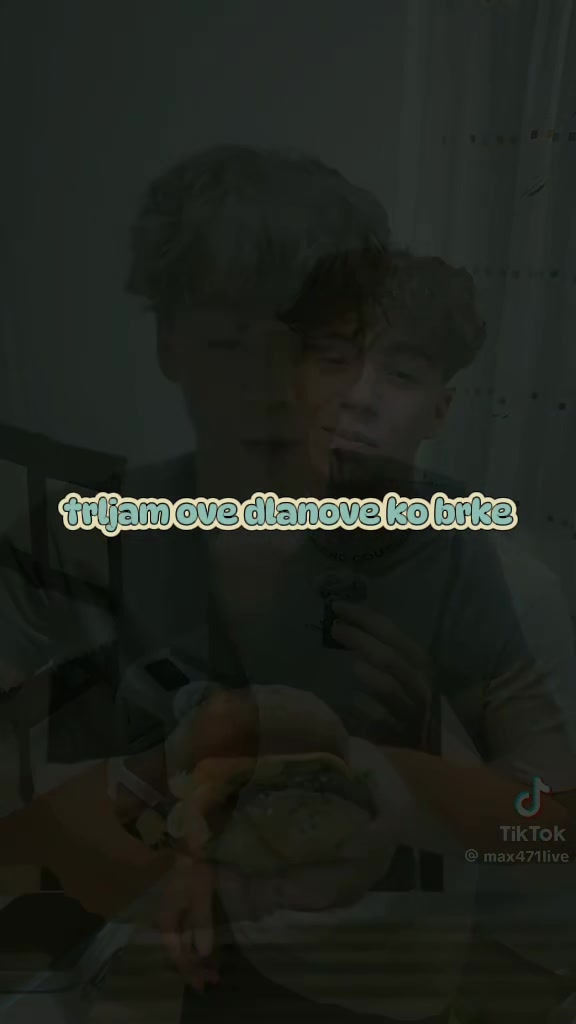 @(una🩷)🍭🍍