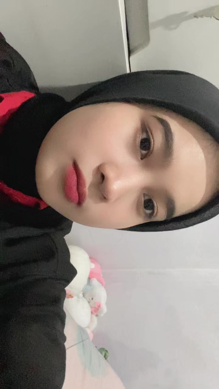 @adela