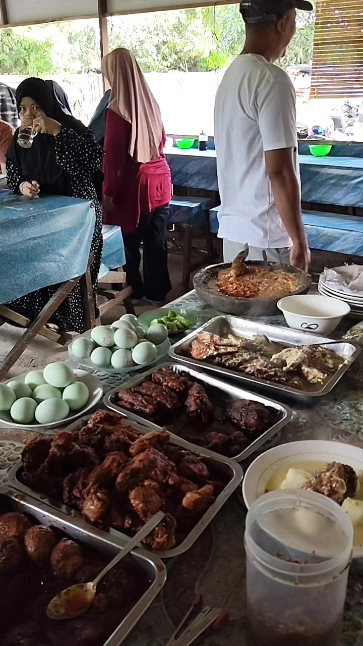 @warung katupat acil ella