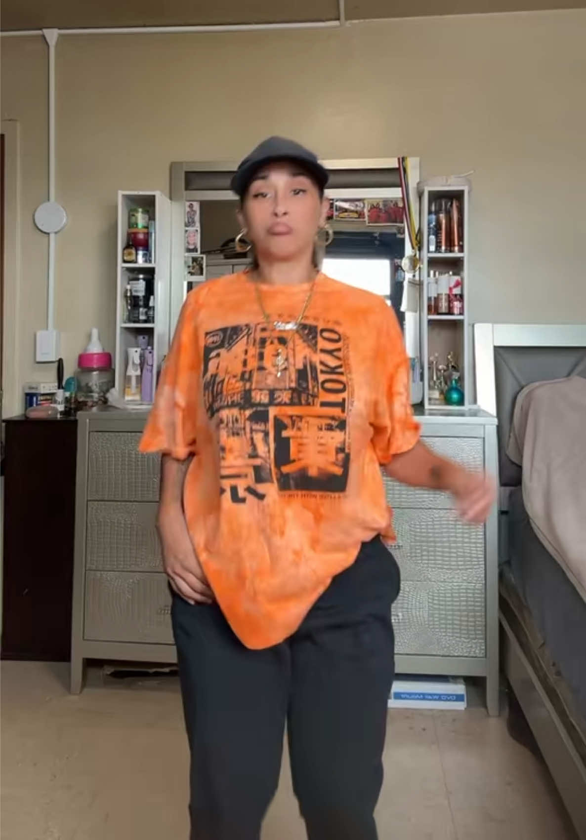 @momof4