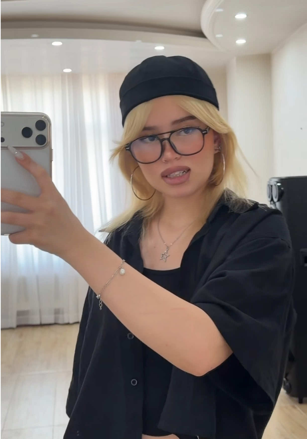 @heliaydn