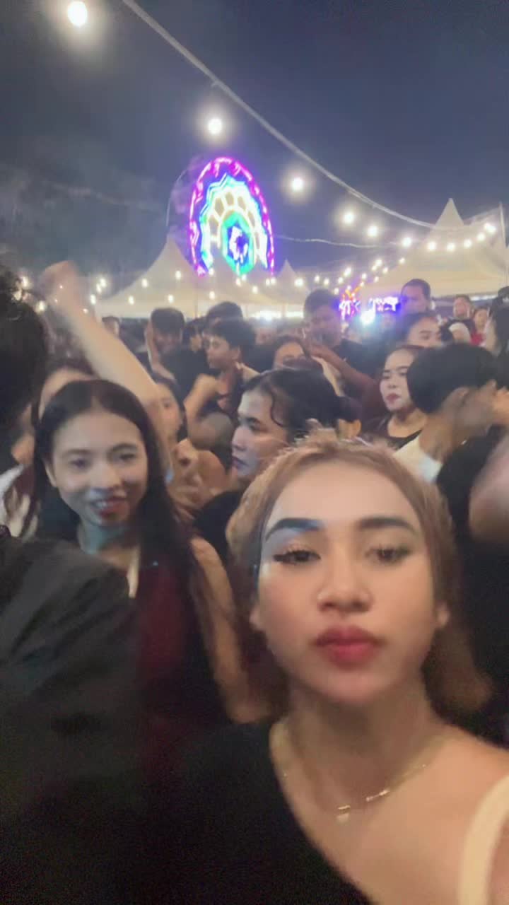 @julia frinella sari