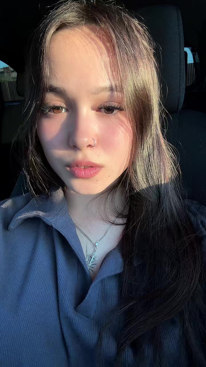 @𝘬𝘳𝘪𝘴𝘵𝘪𝘯𝘬𝘬𝘬𝘢