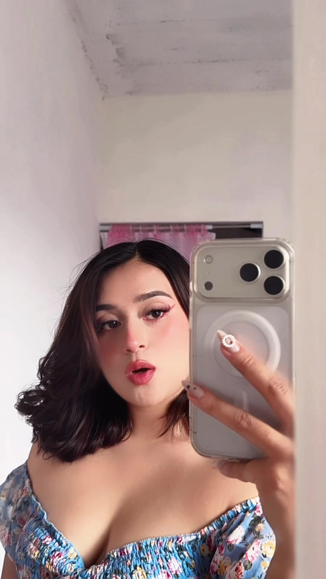@Anirii🍒