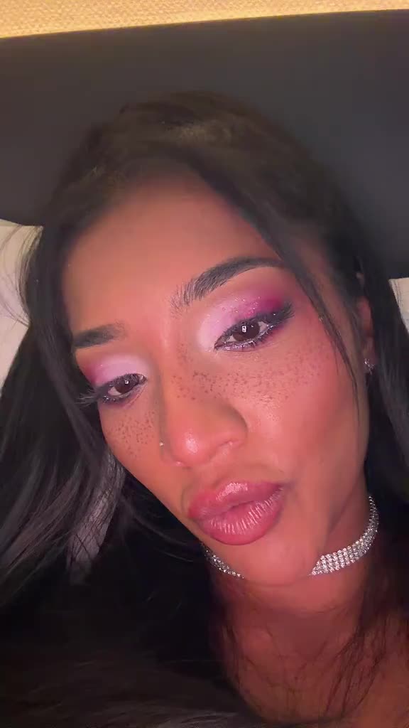 @Yasmina Khan🦋