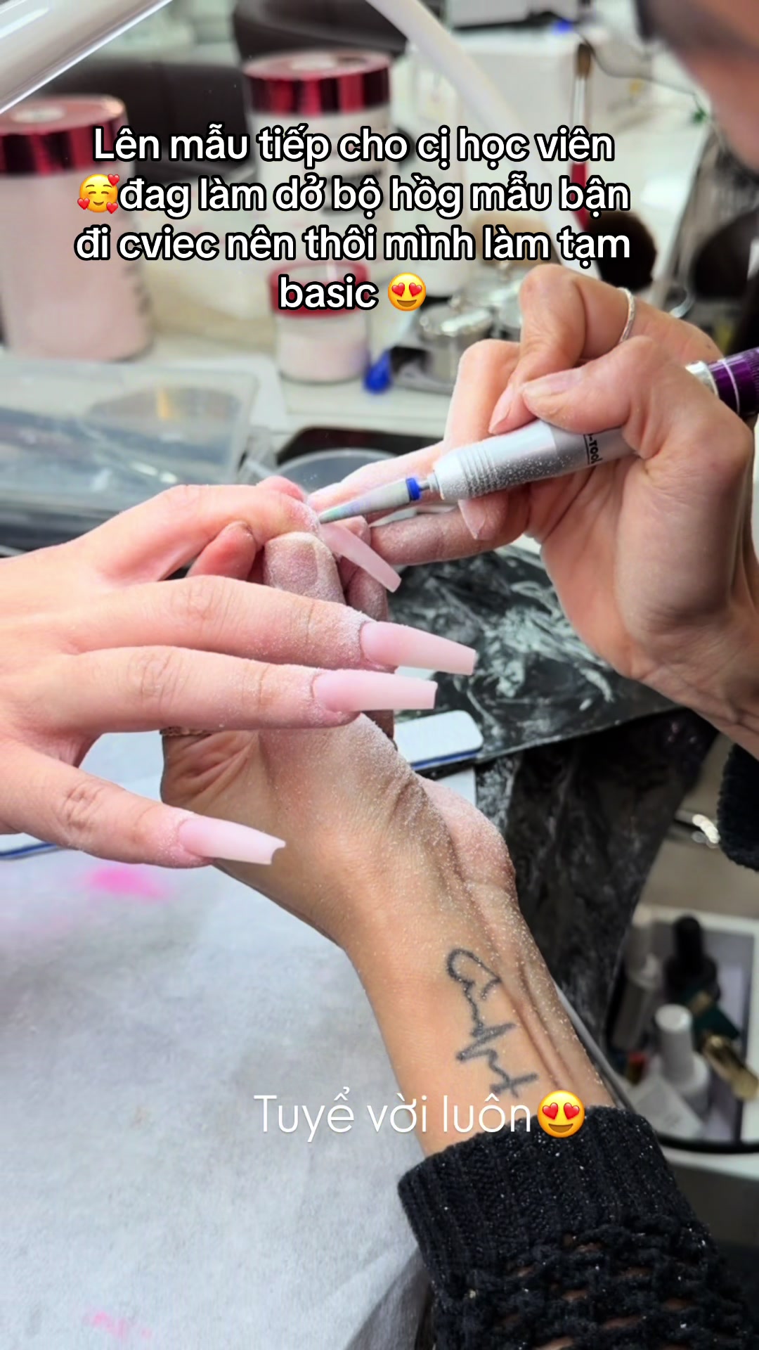 @KimmieNails🇻🇳&hearts;️🇨🇦Tấu H&agrave;i😜