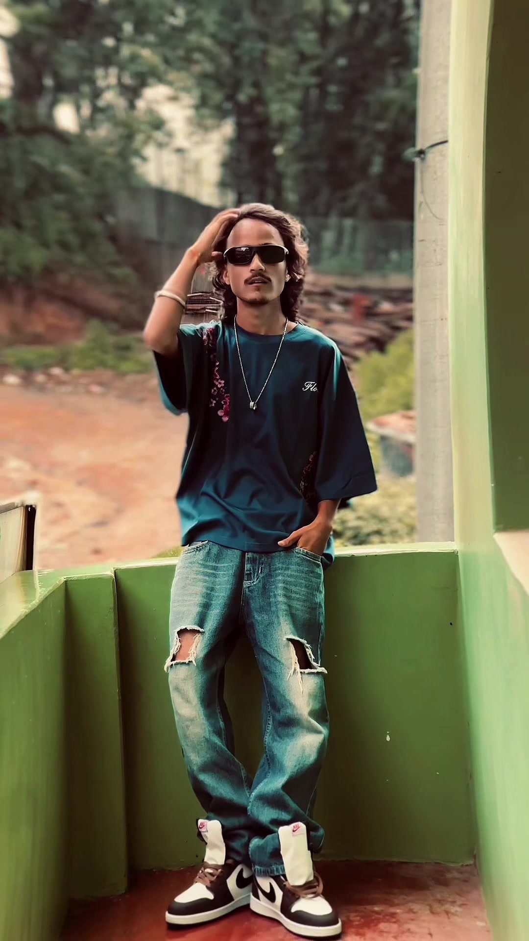 @Balla chineu………-