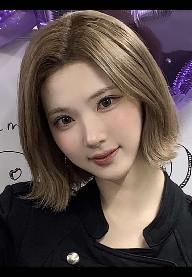 @⃟