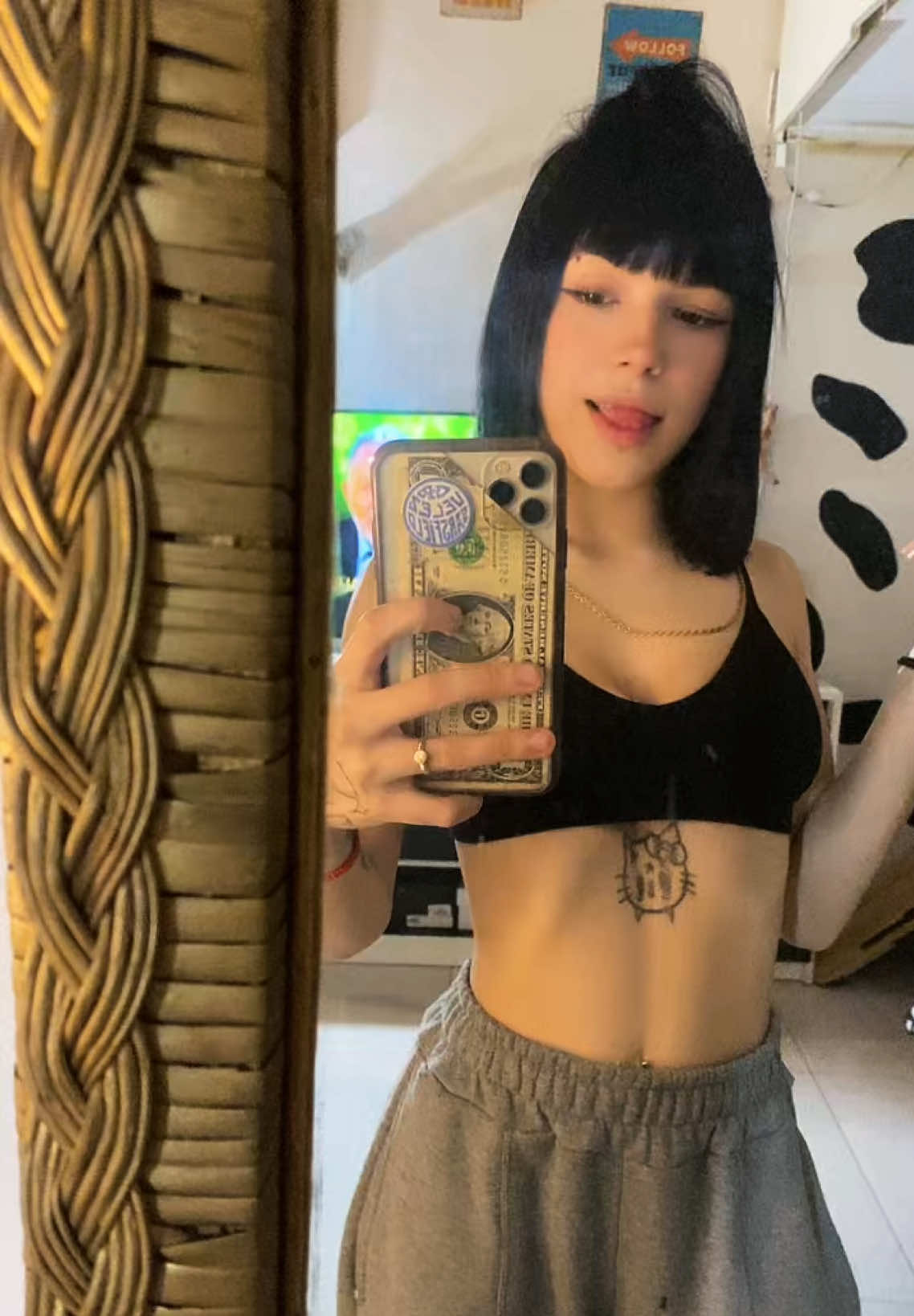 @amoraa