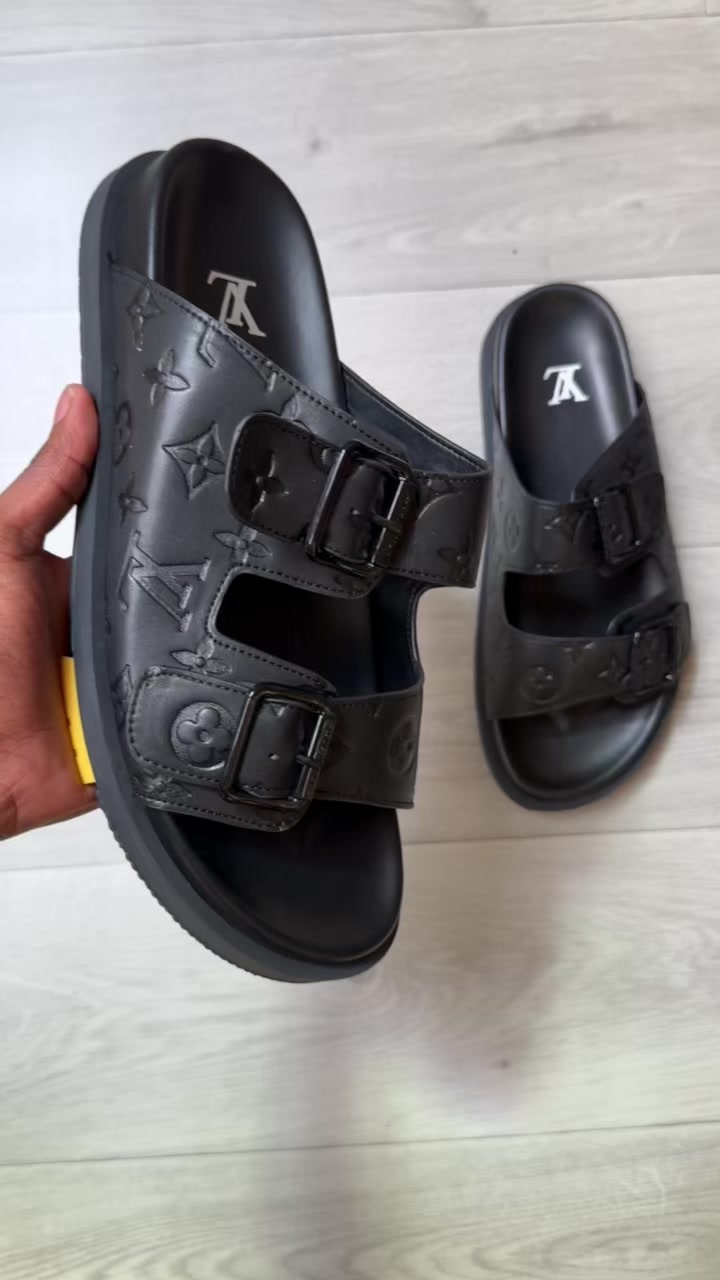 @SNEAKER 🥷