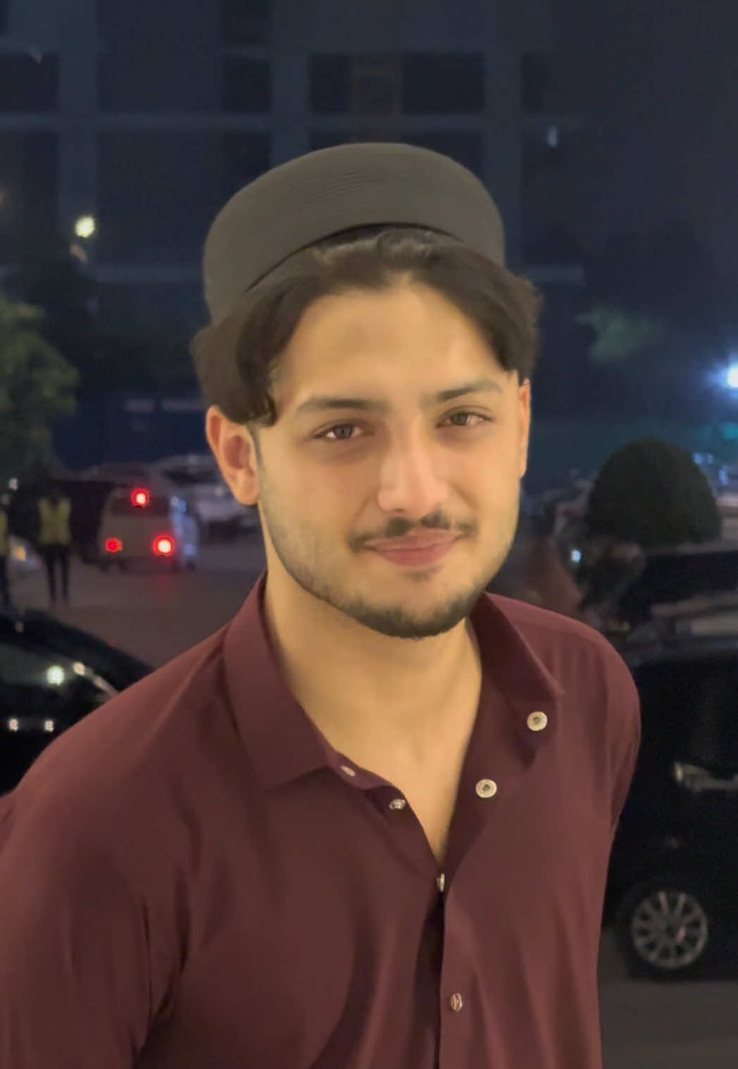 @Hussain_🫀