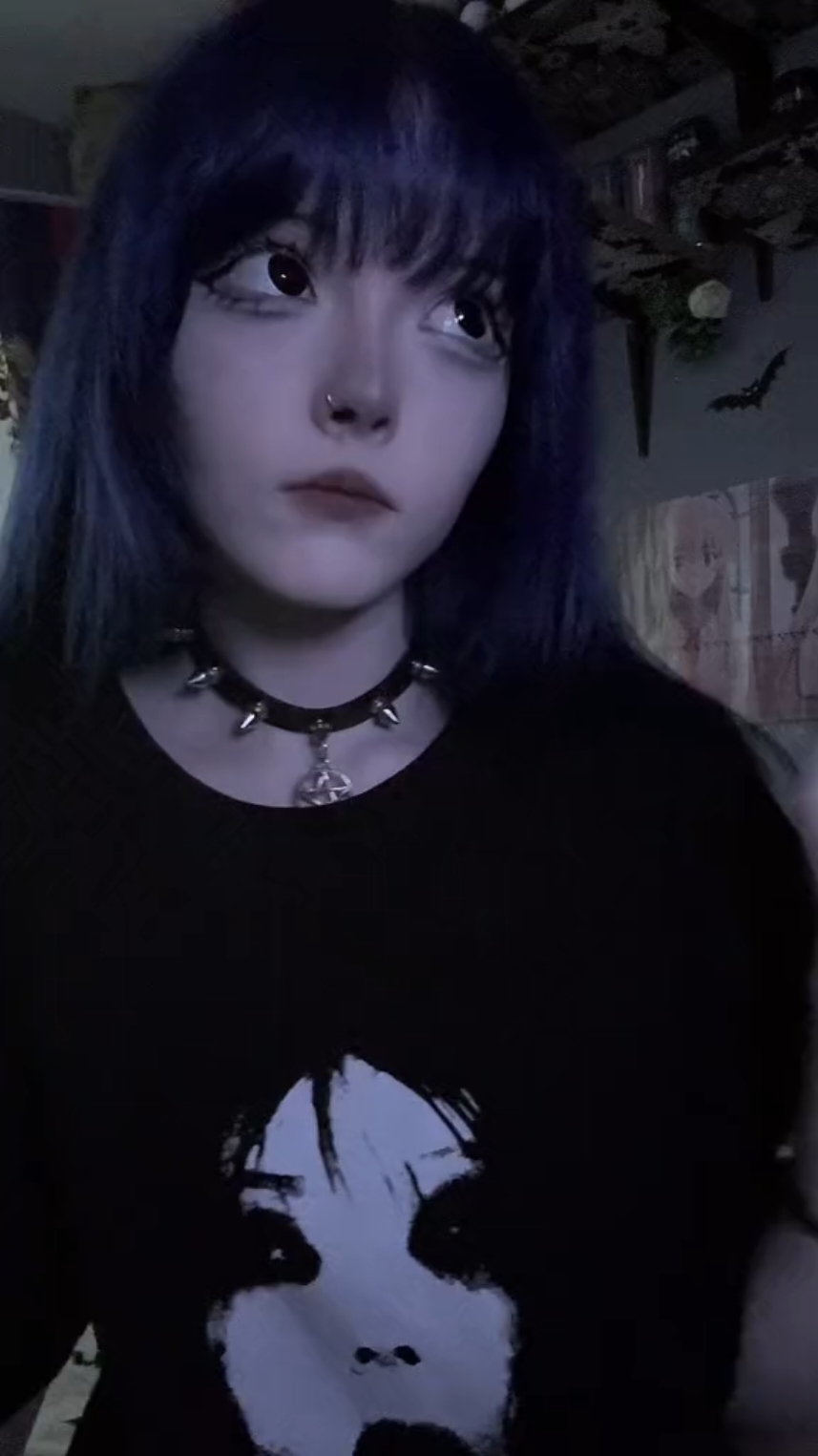 @неко𖤐