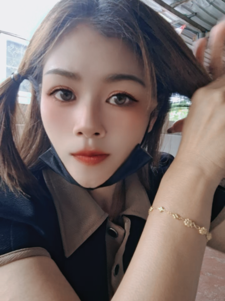 @ลูกสาวหล่า