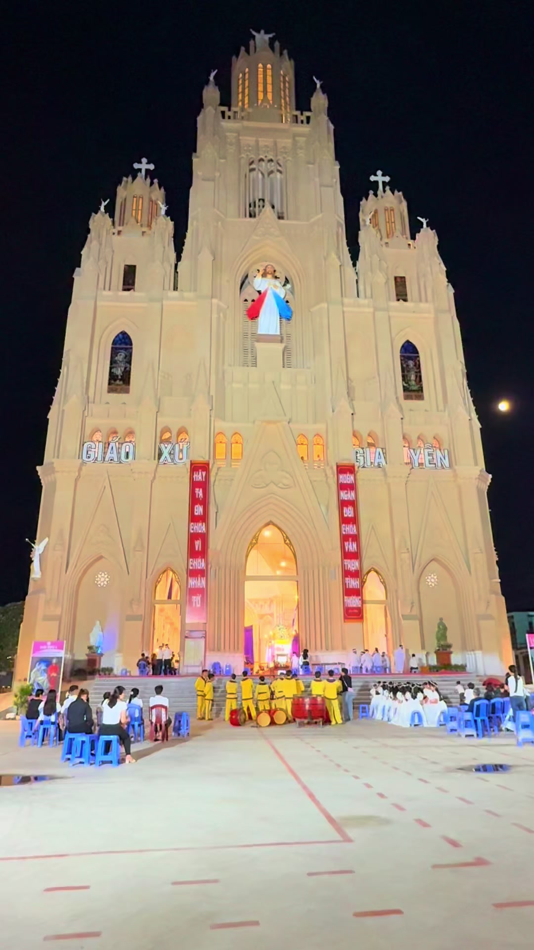 @G&agrave; Trần