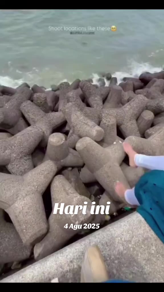 @Riaaa__